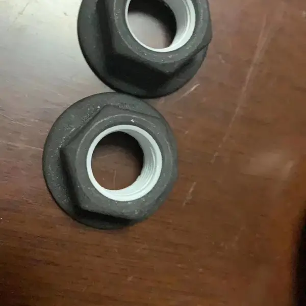 螺母涂特氟龙胶加工,螺丝螺母涂胶加工,螺母涂白色特氟龙胶水,螺母涂整圈尼龙粉加工,螺母涂防松胶加工
