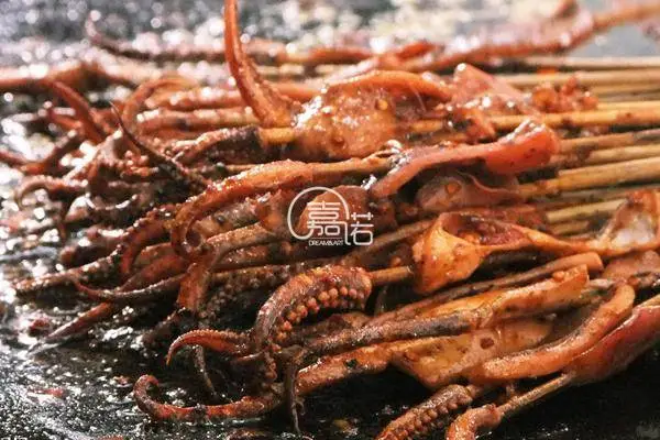 铁板鱿鱼培训 街边摊小吃麻辣鱿鱼烤鸭肠培训