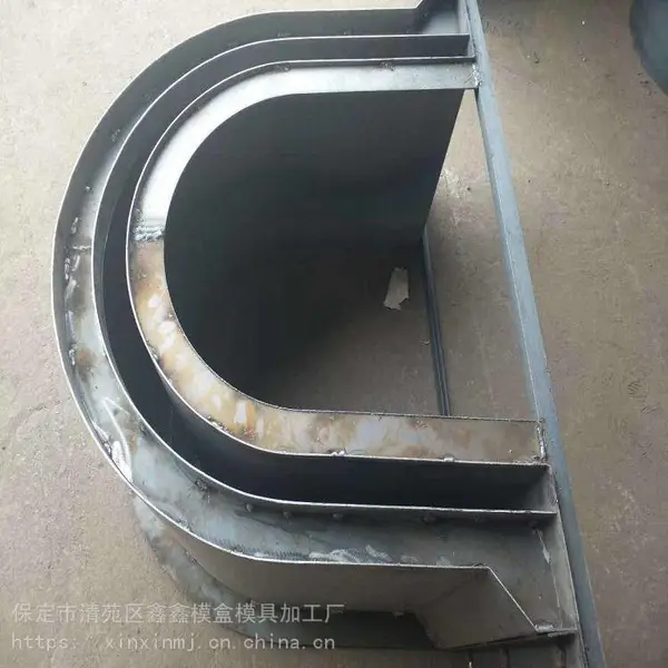 U型槽模具制造厚度 鑫鑫水泥U型渠模具 公路排水槽钢模具