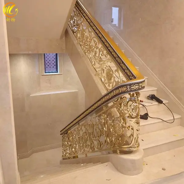 香槟金颜色纯铜护栏 别墅酒店轻奢铜艺雕刻楼梯栏杆图片