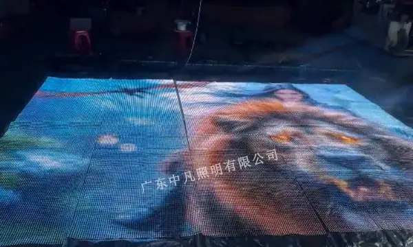 购物中心飞天屏怎么安装 推荐咨询 广东中凡照明供应