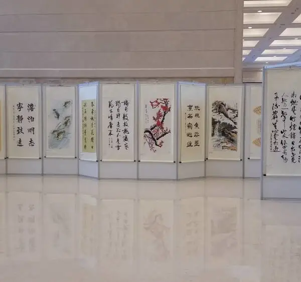 八棱柱书画展板 展会画展屏风 双面pvc展板 铝合金框架板制作搭建租赁