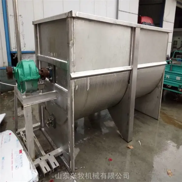 2吨物料草粉搅拌机 卧式双轴混合机 育肥牛用青草饲料拌料机