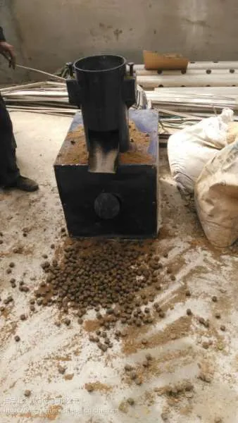 清远秸秆稻壳压块成型机 生物质块成型机价格批发