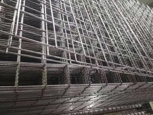 厂家直销网片 地热采暖建筑网片 钢筋碰焊铁丝网镀锌钢丝地暖网片