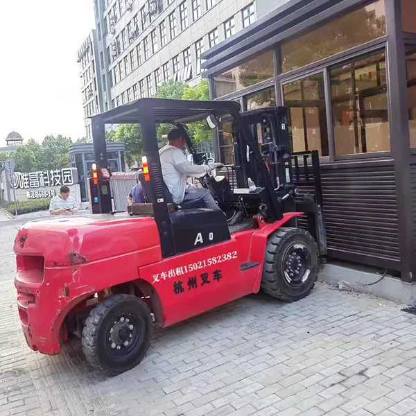 上海嘉定方泰镇叉车出租百安公路昌吉东路吊车出租货物运输