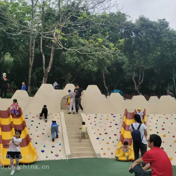 苏州市大型创意抱石学校攀岩墙设计上门测量安装,苏州的人工人造攀爬岩墙订制
