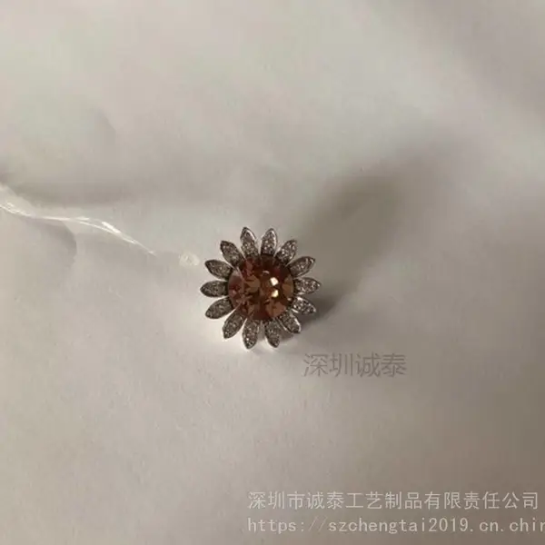 太阳花施华洛胸针,宴会礼服饰品,胸针生产厂