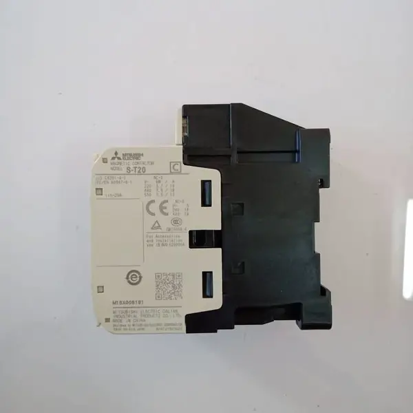 ����Ӵ���S-T20 220v �����Ӵ��� S-N38 AC110V ������Ӧ