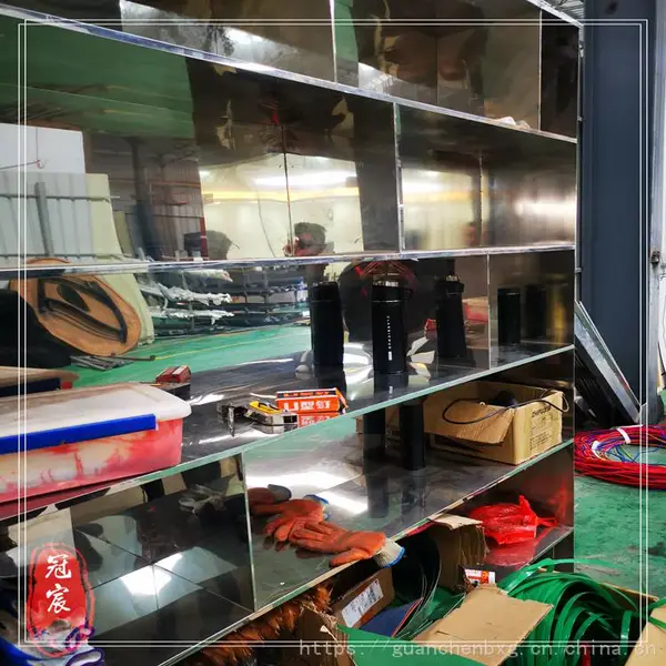 拉丝不锈钢展示架销售供应 加工不锈钢服装***展示架