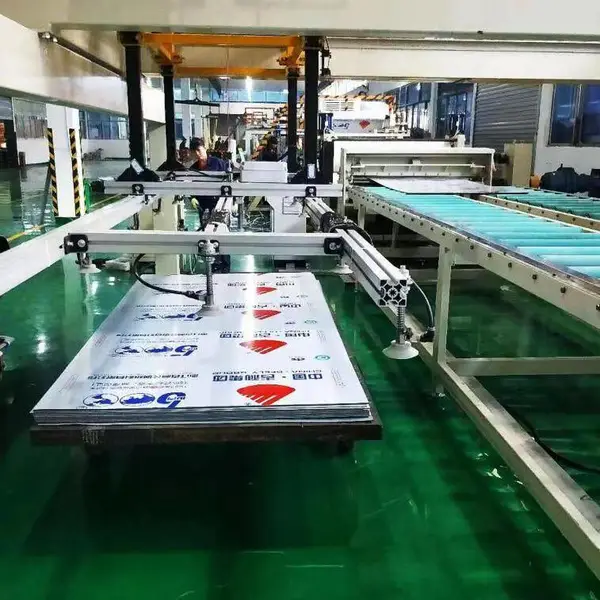 各类铝塑复合板 防火B1/A2铝塑板 3MM~9MM铝塑板 可定制长宽尺寸 原材料自供 成本节约15% 出口60多个国家