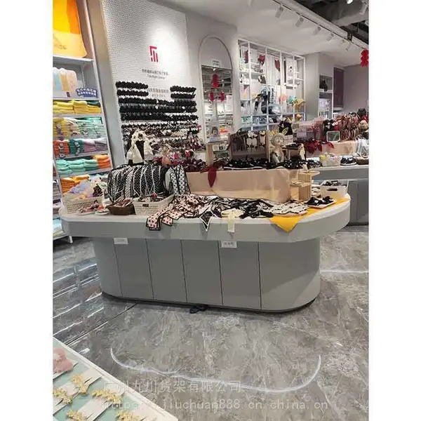 MIN***名创快消品牌 卖场货架 km服装货架展示道具
