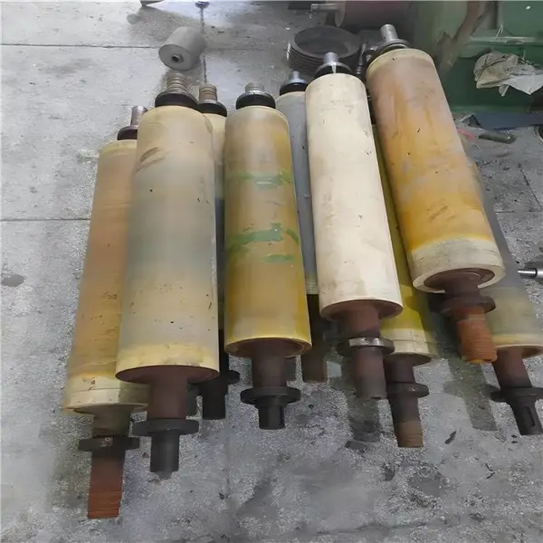 彩钢压瓦机设备配件胶辊包胶滚轴厂家定做维修