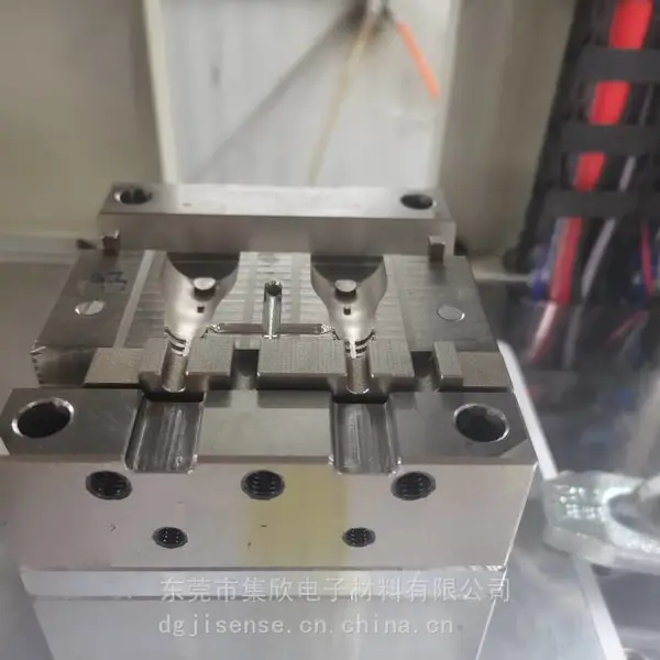 数据线低压注塑成型模具