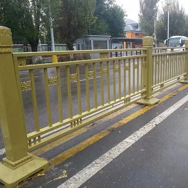 ���Ҷ��Ƴ��е�·����ƽ��������찲��������·��ײ��������