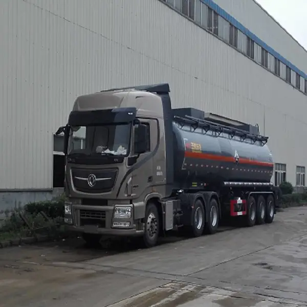 特运牌8类新规化工液体运输半挂车