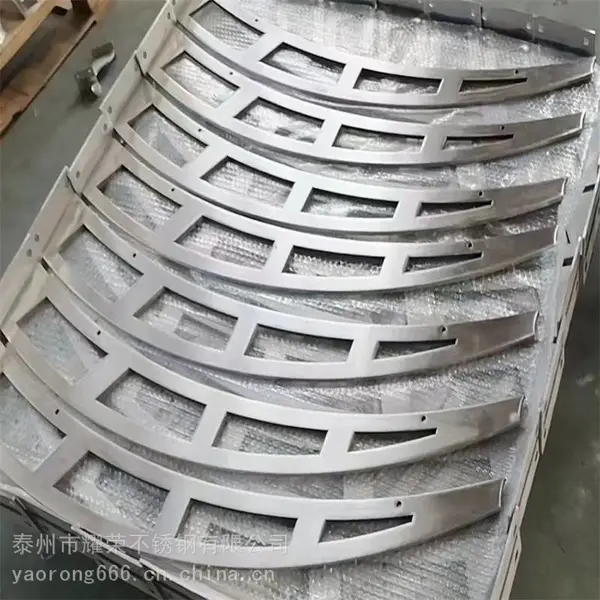 304防撞河道栏杆不锈钢复合管护栏厂家 定制工程桥梁不锈钢立柱