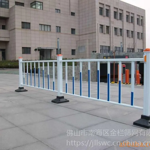 广东深圳高速公路防撞护栏,公路隔离栏,港式人行道围栏定制生产