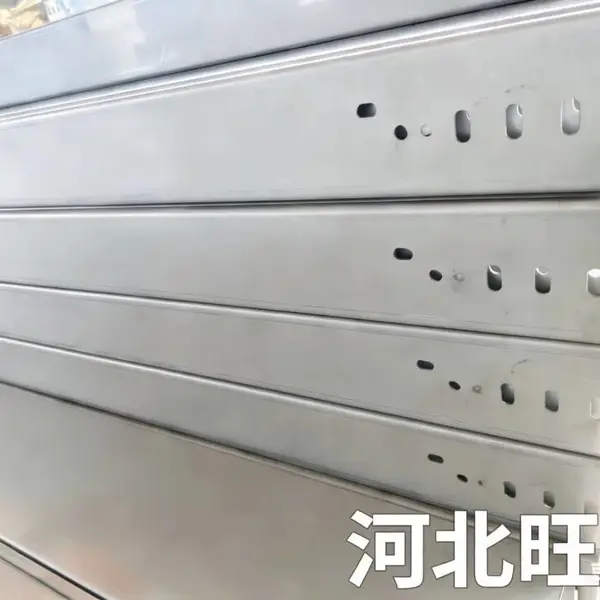 200*100不锈钢桥架 使用寿命长 可降低维护成本和设备更换频率