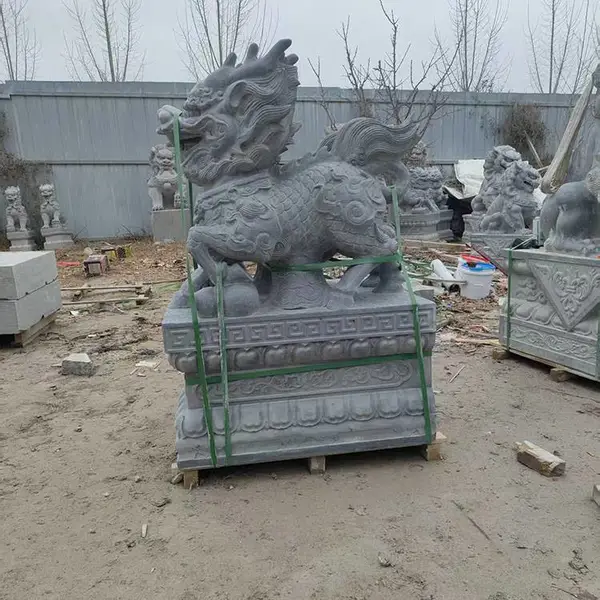 一对石麒麟多少钱 石雕麒麟厂家按图加工 仿古浮雕青石麒麟