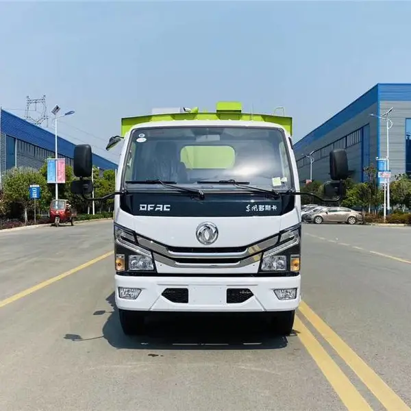 带洒水功能的国六6方扫路车一辆