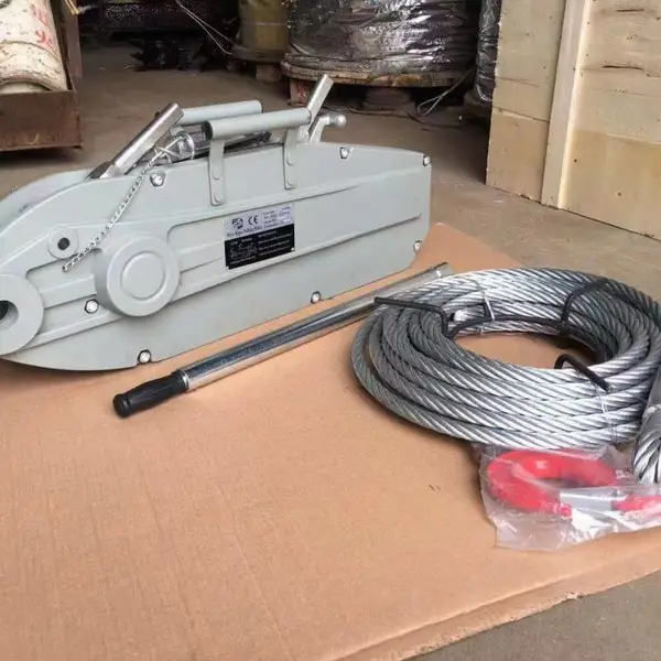 钢丝绳紧线器;SM-16钢丝绳牵引器;SM-32牵引器;手扳牵引机; tirfor;牵引器
