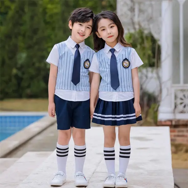 山西春季供应幼儿园校服时尚款式表演服套装太原丽可珑制作校服