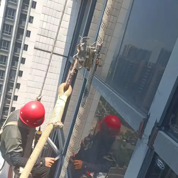 深圳肇庆清远汕头汕尾幕墙维修 雨棚打胶 更换幕墙玻璃 采光顶漏水打胶 终身质保