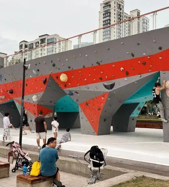 攀岩馆建设_佛山攀岩墙设计_珠海东莞学校比赛攀岩墙上门安装