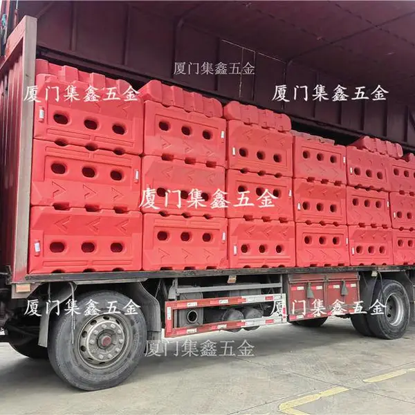 厦门漳州水马围挡现货速发三孔水马围挡1.8米1.2米围挡工地施工水马围挡防撞桶