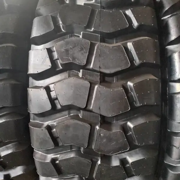 装载机轮胎750/65R29全钢工程胎全钢巨胎华鲁工程胎