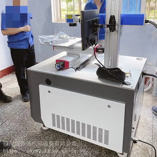 成都大幅面激光打标机,大功率金属激光打码机,产品刻字机