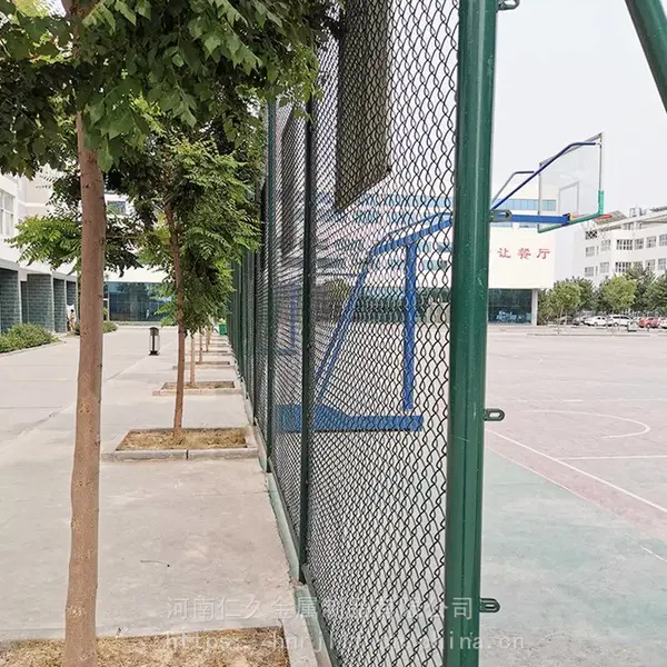篮球场体育场铁丝网 球场围网pe包塑运动场防护网 菱形足球排球护栏