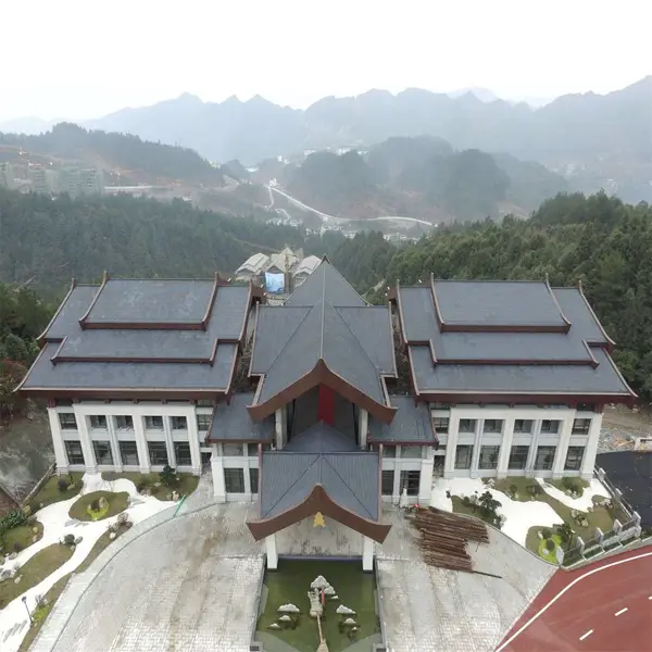 贵州希尔顿大酒店高分子仿古瓦 耐高温抗低温 防腐蚀 抗老化 有天然的自洁功能 不积尘纳垢