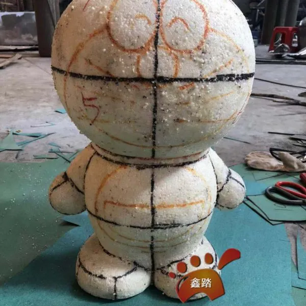 不锈钢卡通人物哆啦A梦雕塑纯手工锻打造型设计效果图