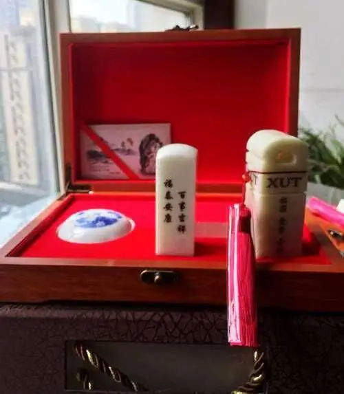 入长安赏皮影 陕西特色工艺品皮影 瓦当商务礼品