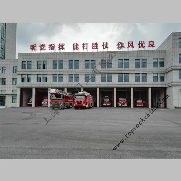 车库电动大门 本地生产 车库门 专家 全国直销 顶石门业