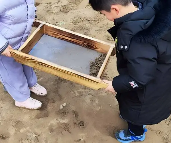 ������Ϸɳ��ʵľ��̧ɸ