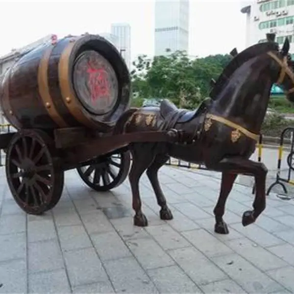 艺路定做供应玻璃钢马拉酒桶房地产景观雕塑