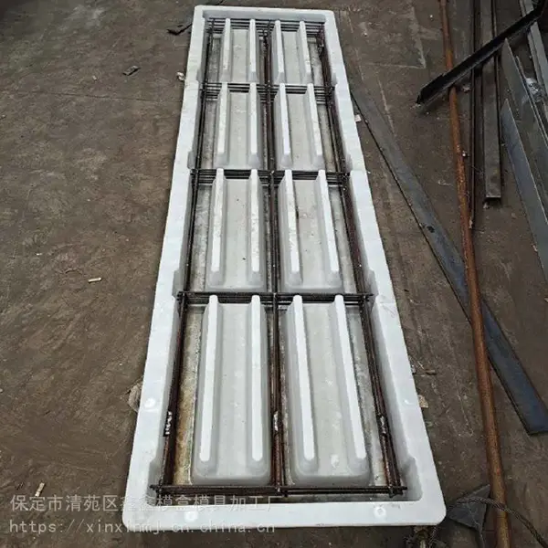 漏粪板模具形状定制 鑫鑫猪场漏粪板模具 养羊漏粪板模具相结合