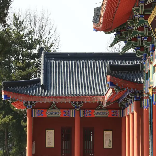 甘孜噶陀寺 高分子古筒瓦 安装简便快捷 质感细腻厚重 色彩丰富持久 终身无需维修 综合性价比高