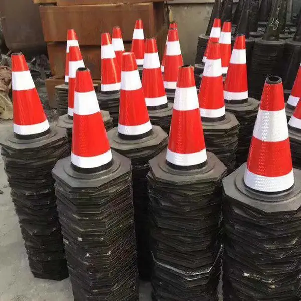 橡胶路锥 70cm反光路障锥 雪糕筒锥形桶 施工警示柱道路安全锥