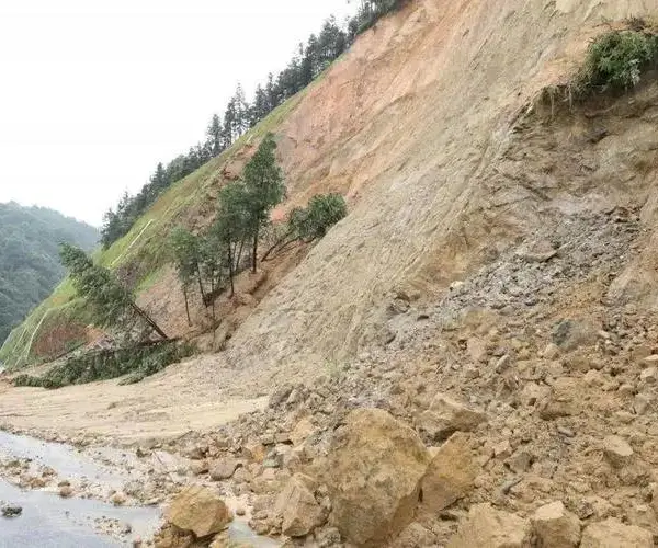 AI边坡落石路面裂缝监测预警系统 山区边坡落石滑坡灾害识别系统