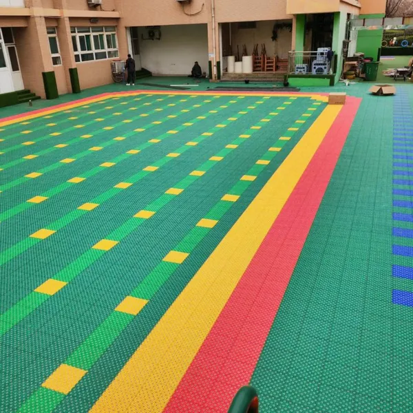 悬浮地板材料_篮球场羽毛球场地垫_幼儿园悬浮式运动拼装地板施工