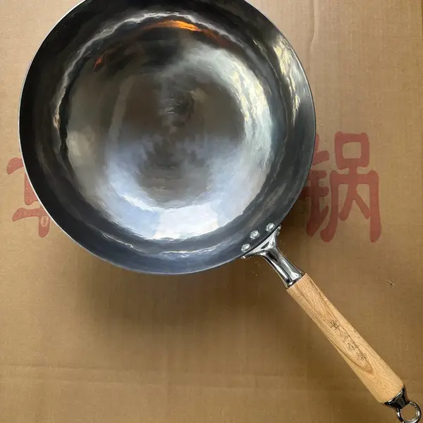 章丘纯钛炒锅多少钱一个正宗章丘手工钛锅厂家山东章丘钛锅