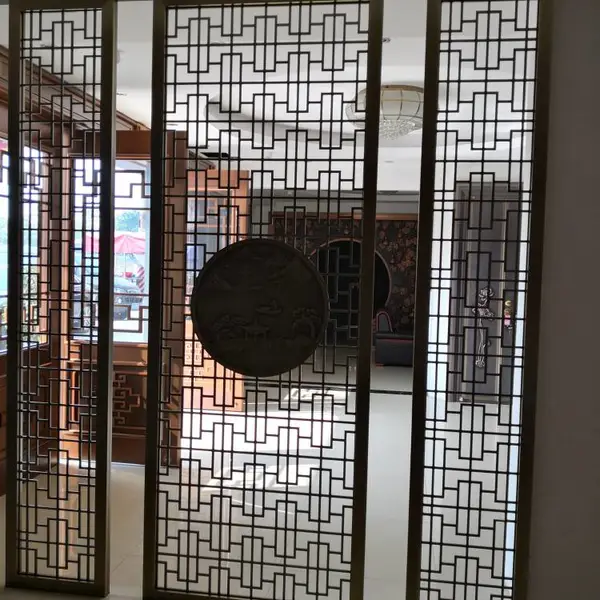 广州华睿金属工艺品 按当天***报价 专业金属艺术景墙 屏风 隔断加工