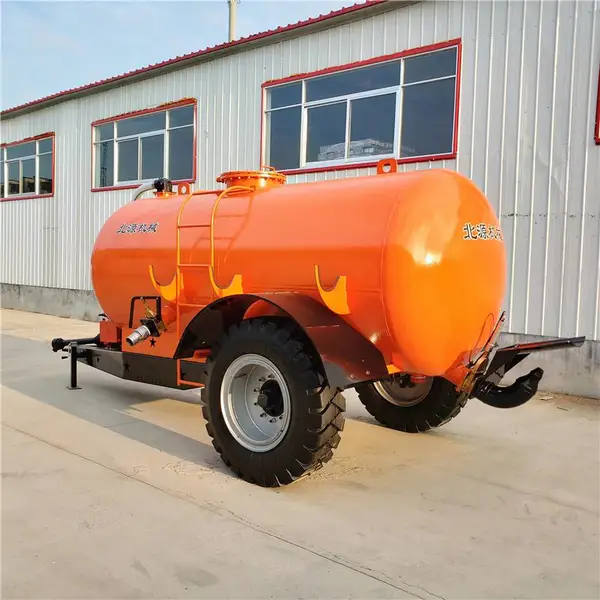 进口真空泵喷洒有机肥液态撒肥车 大型罐式沼液还田机