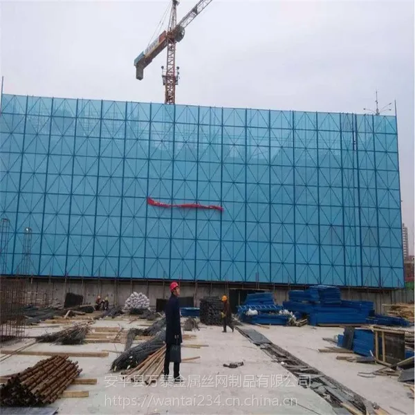 建筑爬架网片 爬架圆孔防护钢网 建筑外围围网