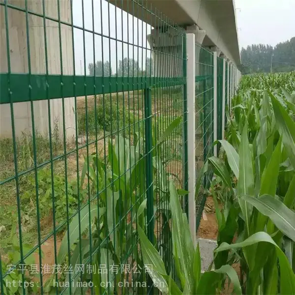 铁路护栏网 高铁金属防护栅栏 刺丝滚笼围栏网