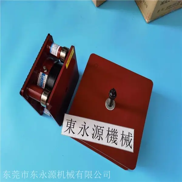 绍兴绣花厂机器减震,东永源机械在楼上用的隔震脚